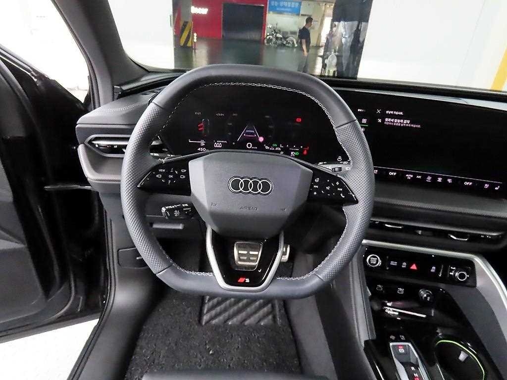 아우디 Q5 Q5 (80A) 45 TFSI 콰트로 S-라인 블랙 에디션 이미지 9