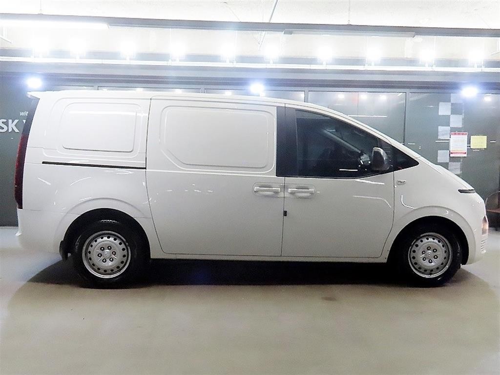 현대 스타리아 2WD 디젤 카고 스마트 3인승 이미지 3
