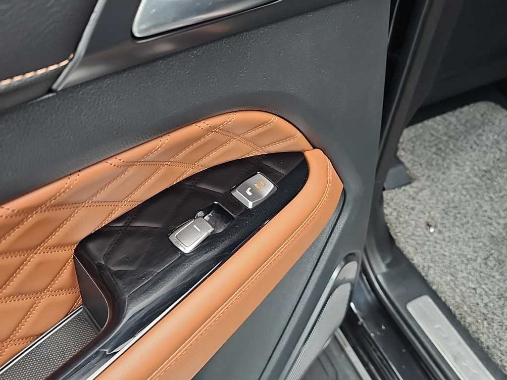 KG모빌리티(쌍용) 렉스턴 G4렉스턴 디젤 2.2 4WD 화이트 에디션 이미지 13