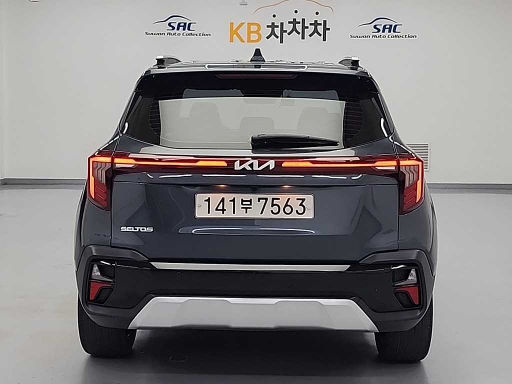 기아 셀토스 더 뉴 셀토스 가솔린 2.0 2WD 시그니처 이미지 3