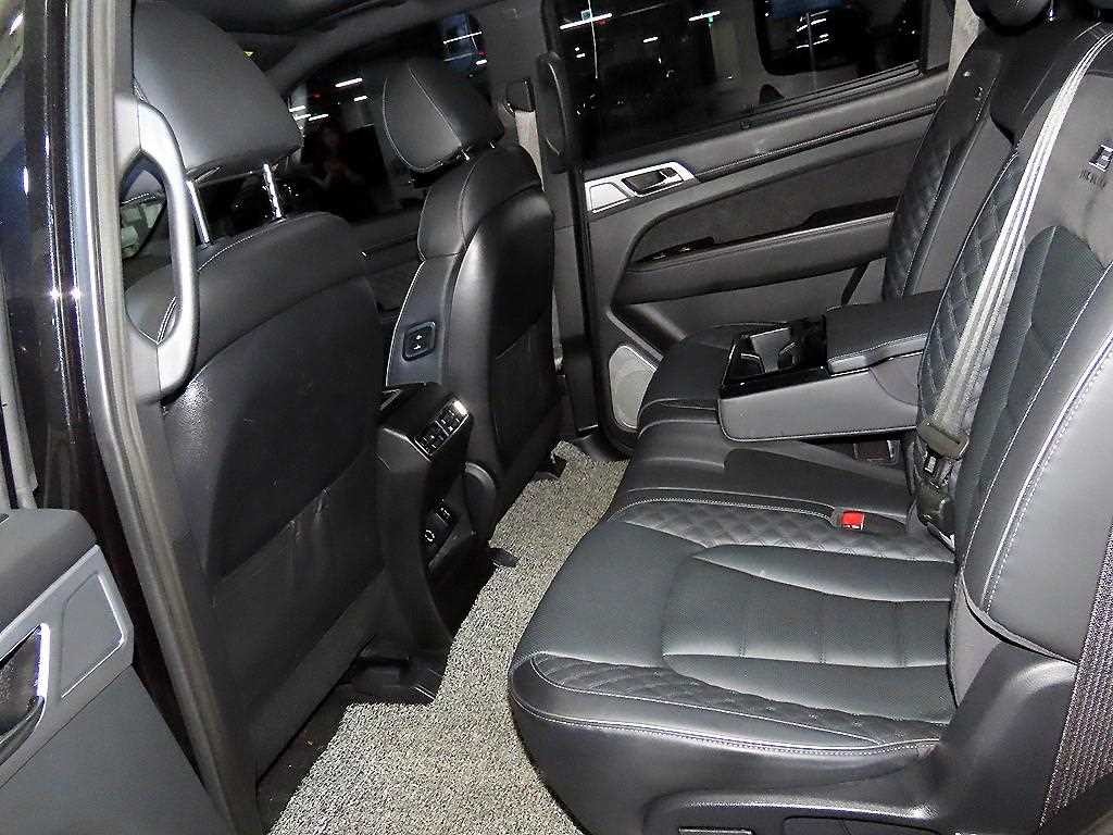 KG모빌리티(쌍용) 렉스턴 올 뉴 렉스턴 (Y450) 디젤 2.2 4WD 더 블랙 이미지 7