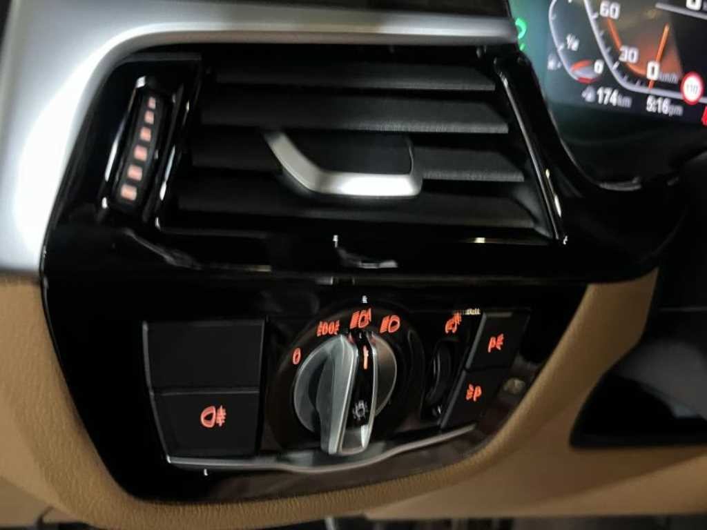 BMW 5시리즈 5시리즈 (G30) 520i M 스포츠 이미지 14