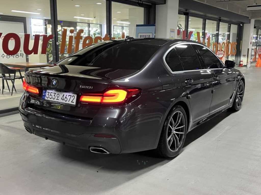BMW 5시리즈 5시리즈 (G30) 520i M 스포츠 이미지 4
