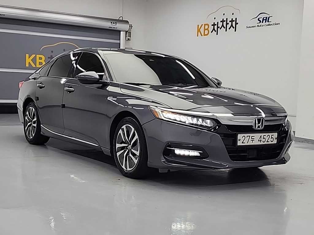 혼다 어코드 어코드(10세대) 2.0 하이브리드 투어링 이미지 4