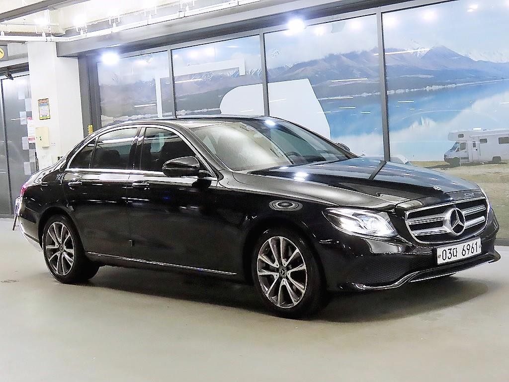 벤츠 E 클래스 E-클래스 W213 E300 4MATIC 아방가르드 이미지 1