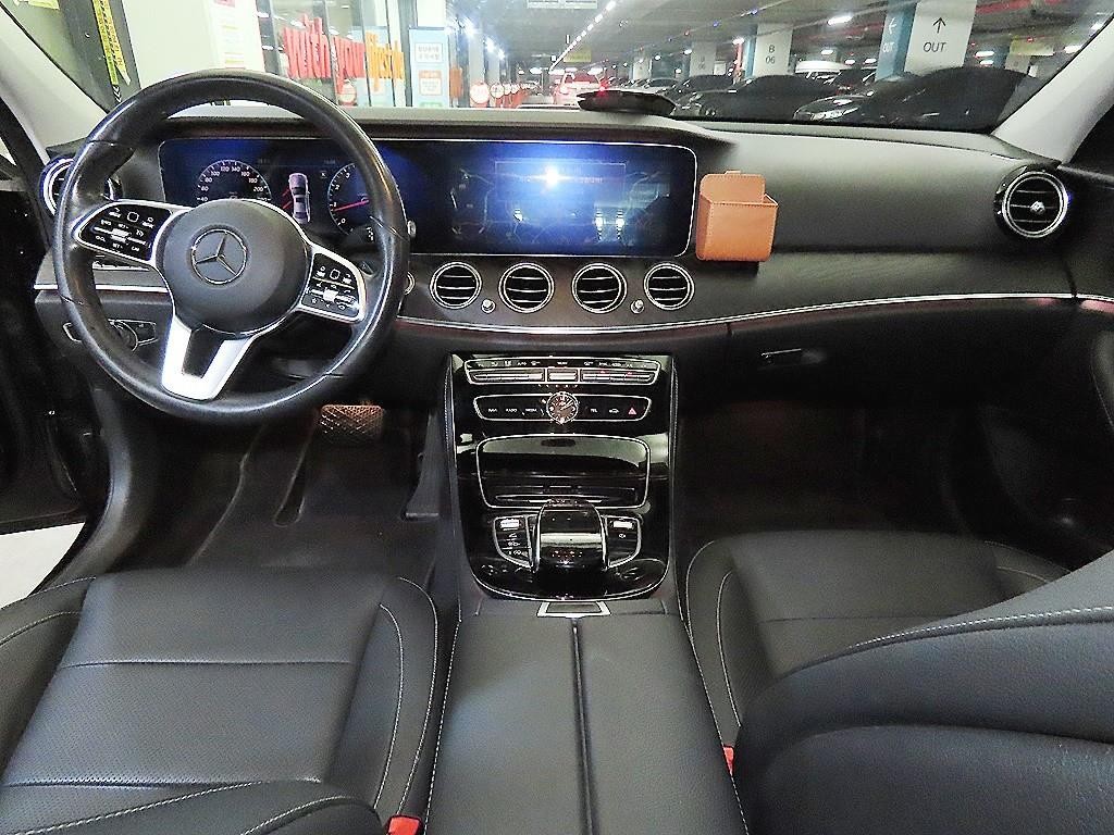벤츠 E 클래스 E-클래스 W213 E300 4MATIC 아방가르드 이미지 10