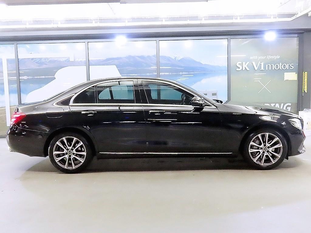 벤츠 E 클래스 E-클래스 W213 E300 4MATIC 아방가르드 이미지 3