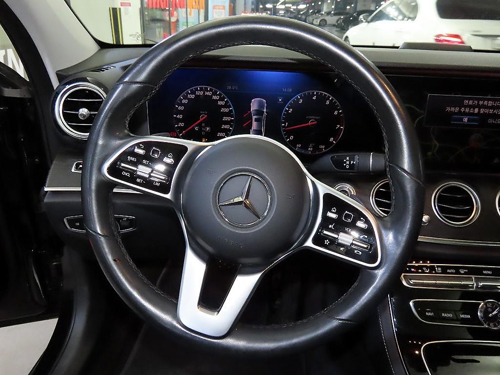 벤츠 E 클래스 E-클래스 W213 E300 4MATIC 아방가르드 이미지 8