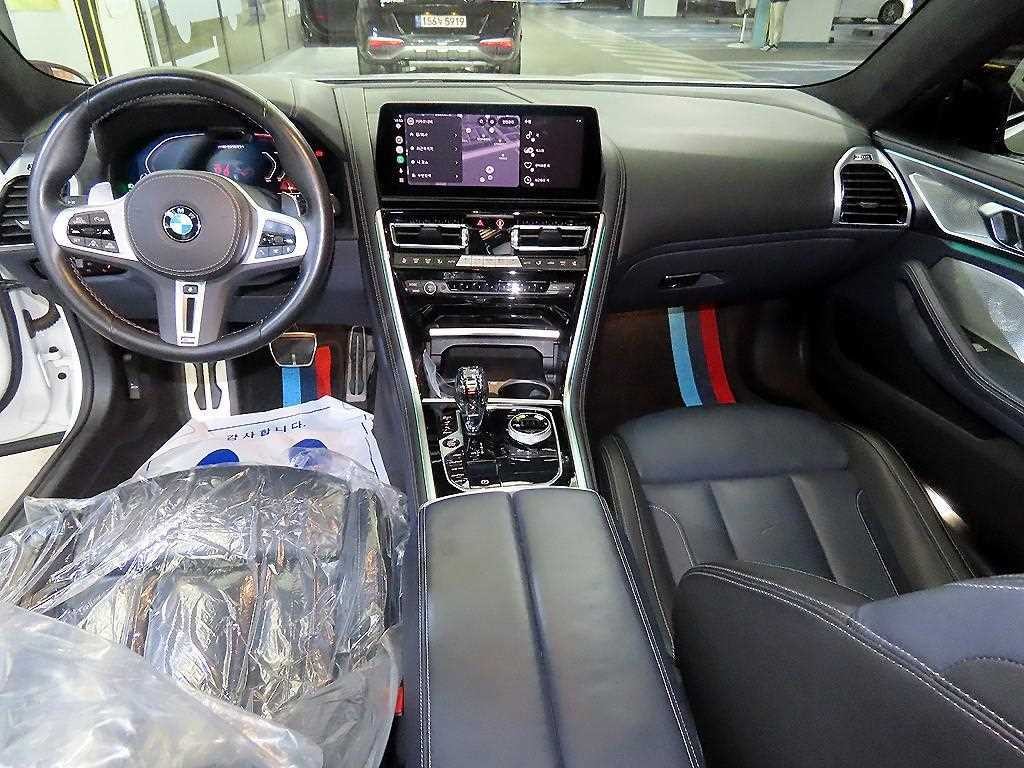 BMW 8시리즈 8시리즈 (G15) M850i xDrive 그란 쿠페 이미지 10