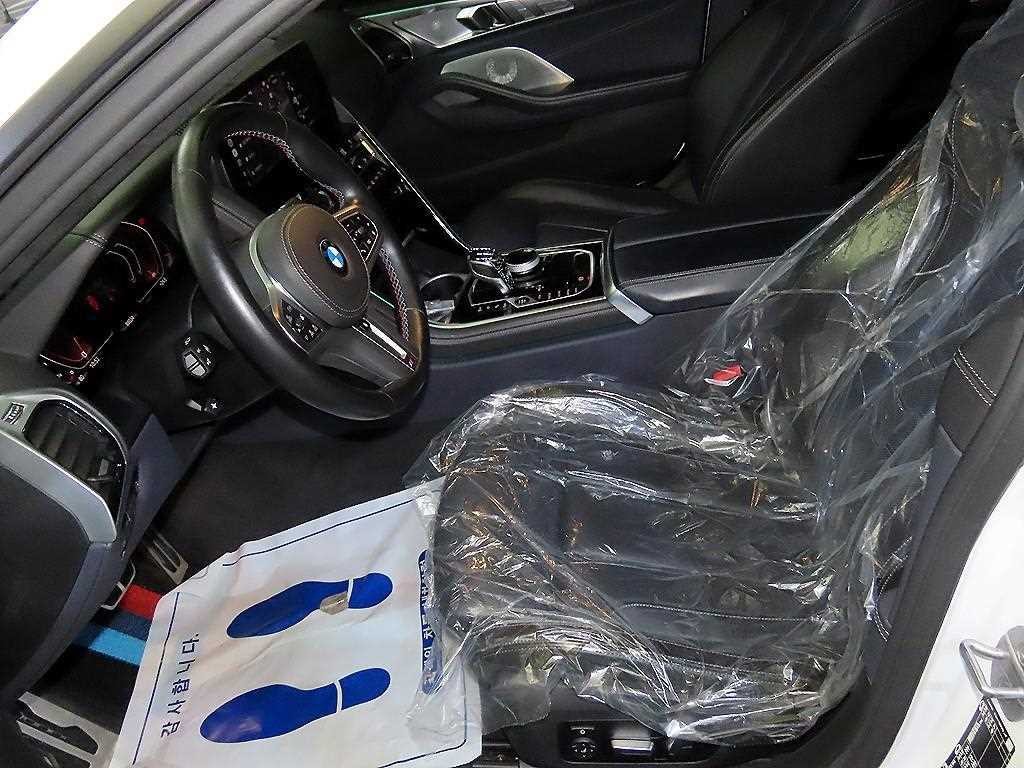 BMW 8시리즈 8시리즈 (G15) M850i xDrive 그란 쿠페 이미지 6
