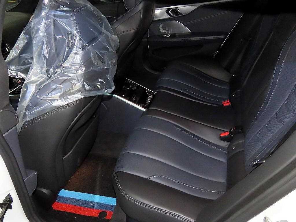 BMW 8시리즈 8시리즈 (G15) M850i xDrive 그란 쿠페 이미지 7