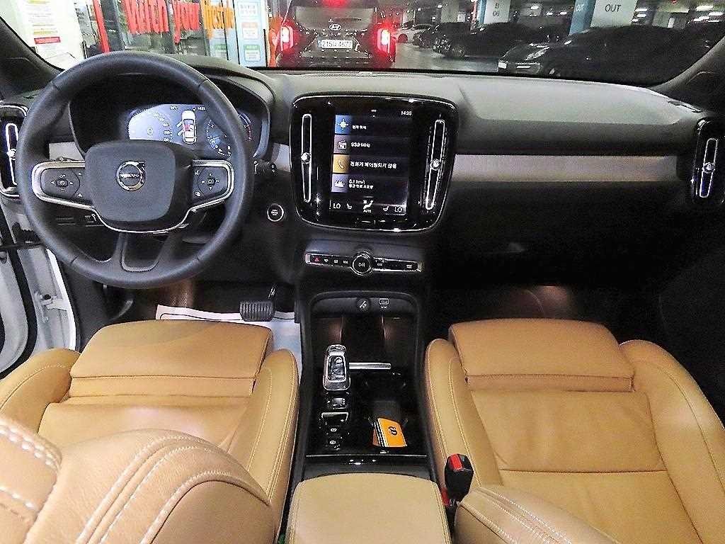 볼보 XC40 B4 AWD 인스크립션 이미지 10