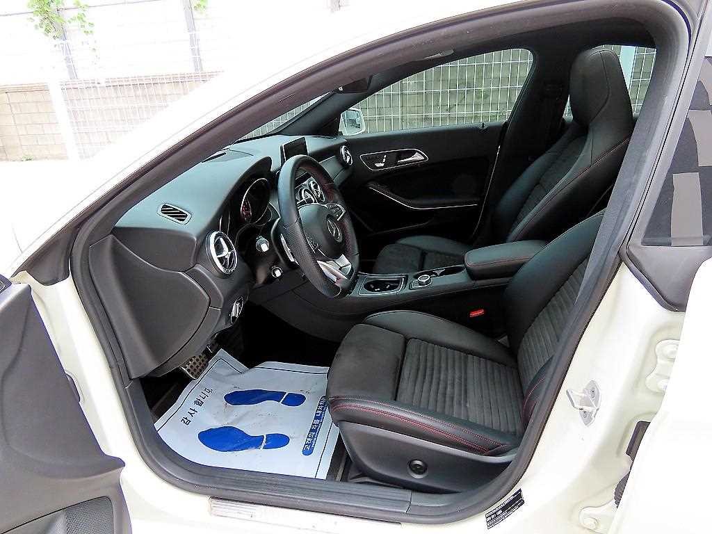 벤츠 CLA 클래스 CLA클래스 CLA 220 AMG LINE 이미지 6