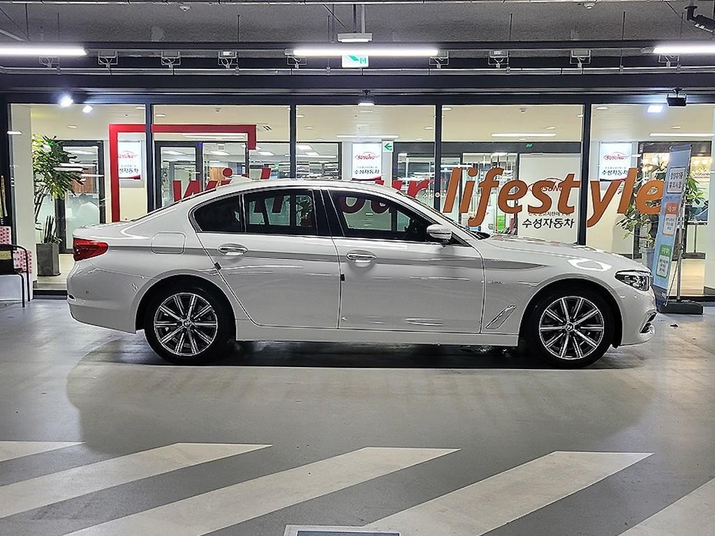 BMW 5시리즈 5시리즈 (G30) 520i 럭셔리 이미지 3