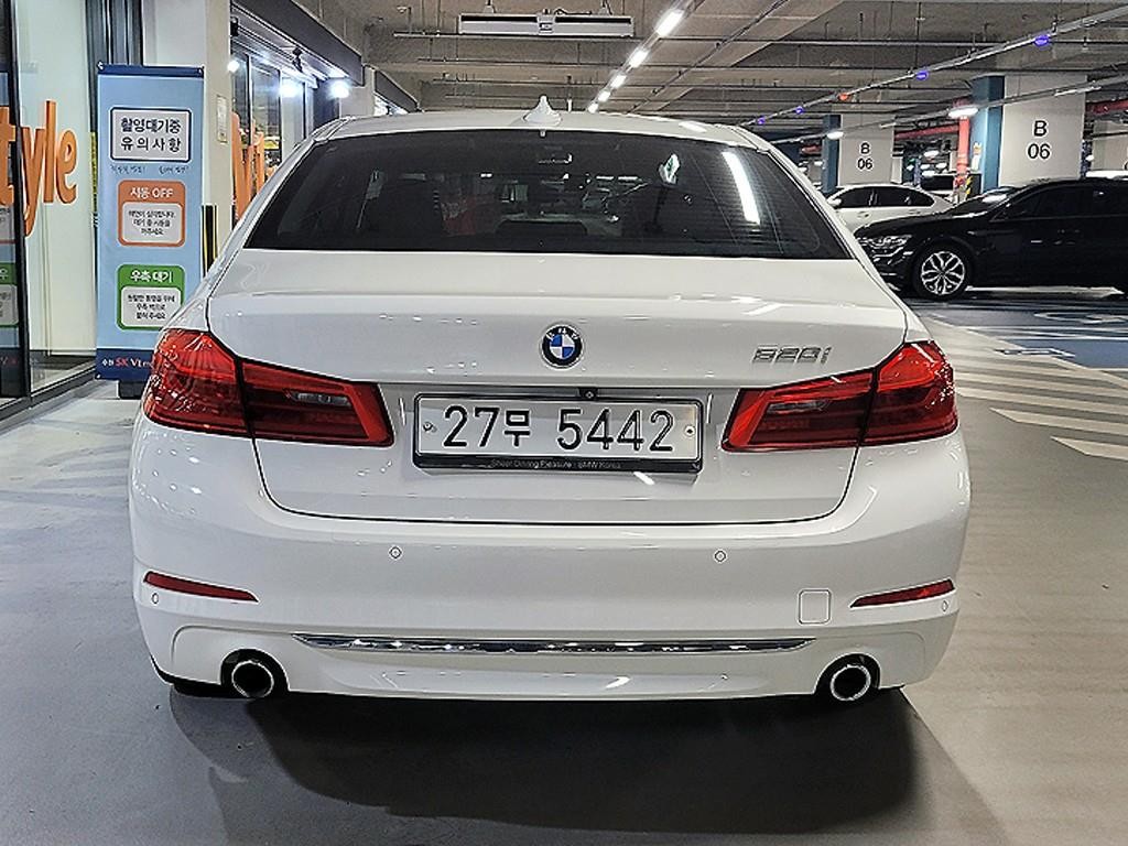 BMW 5시리즈 5시리즈 (G30) 520i 럭셔리 이미지 5