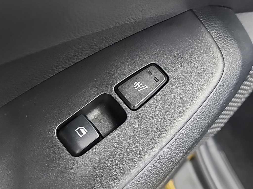 기아 셀토스 더 뉴 셀토스 가솔린 1.6 터보 4WD 그래비티 이미지 13