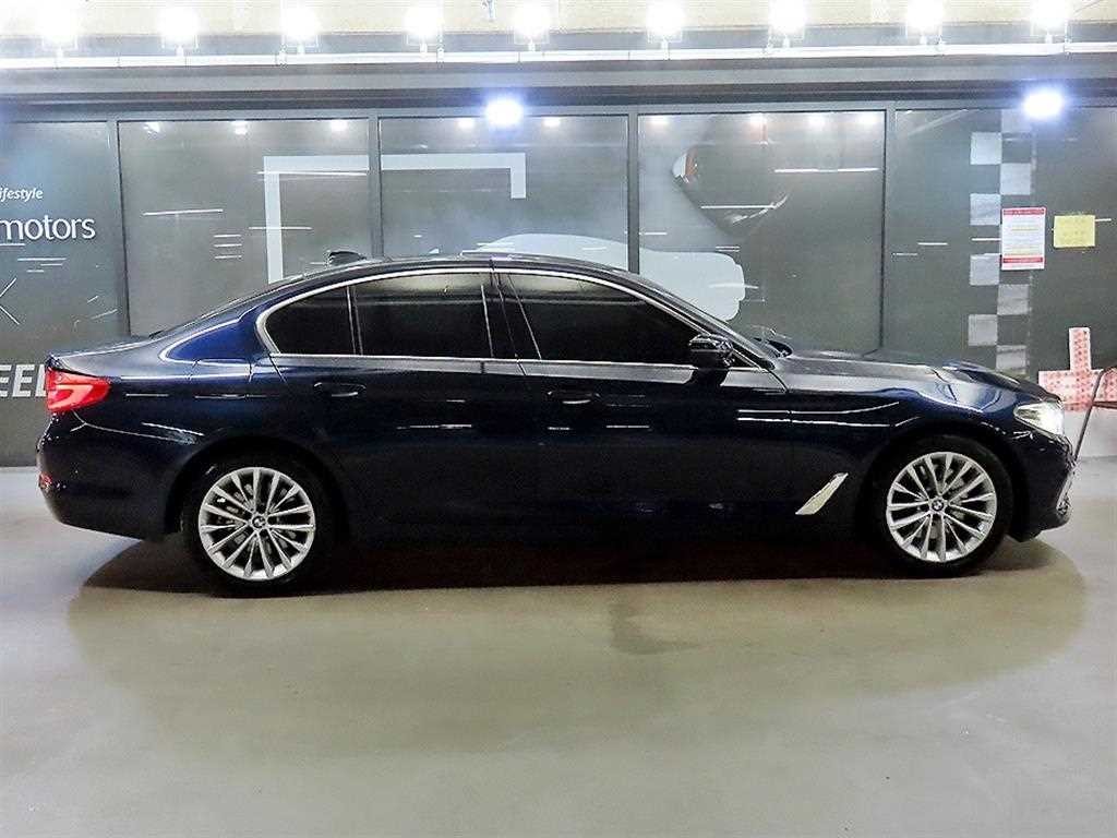 BMW 5시리즈 5시리즈 (G30) 530i xDrive 럭셔리 플러스 이미지 3