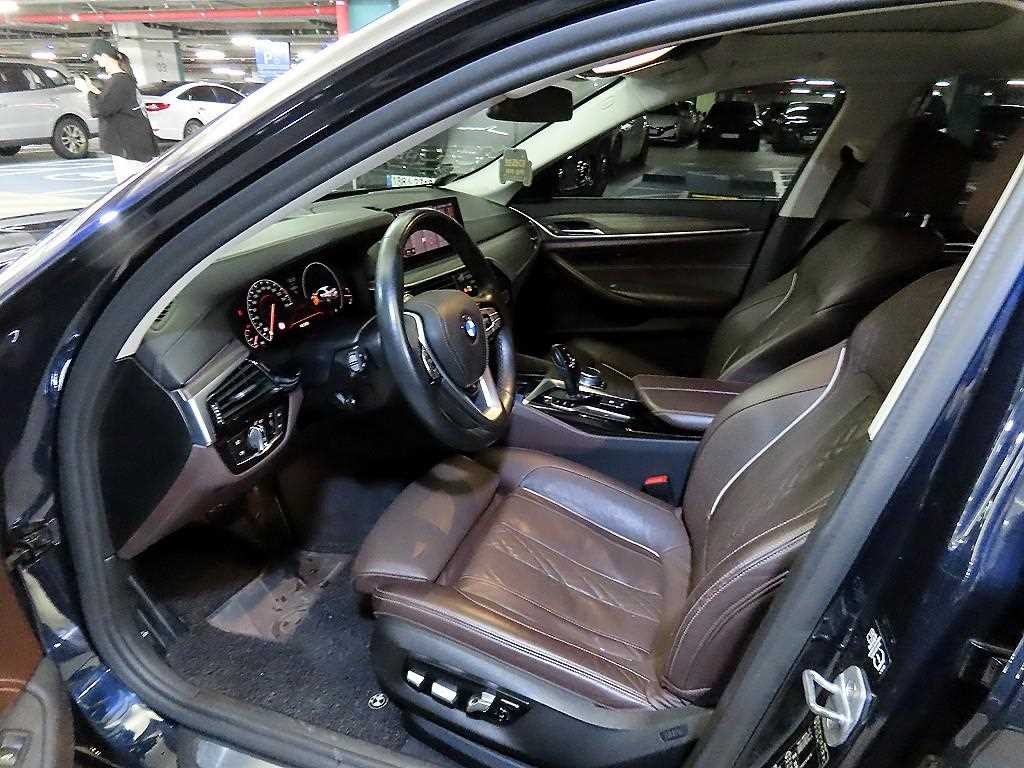 BMW 5시리즈 5시리즈 (G30) 530i xDrive 럭셔리 플러스 이미지 6