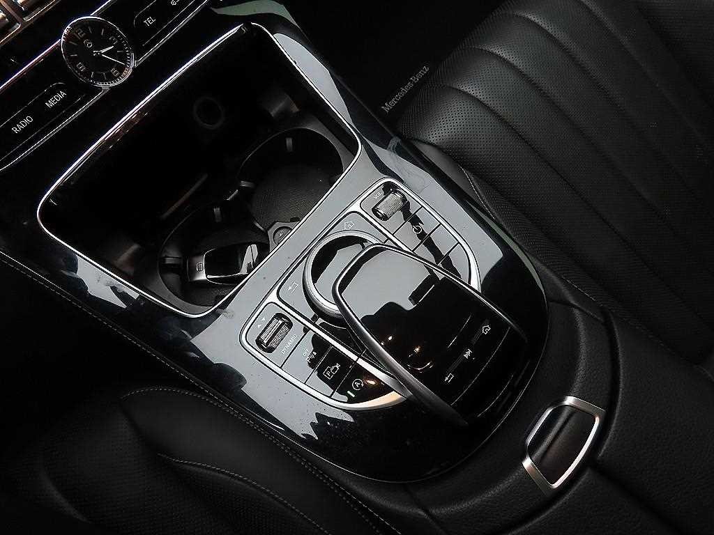 벤츠 E 클래스 E-클래스 W213 E300 4MATIC 익스클루시브 이미지 13