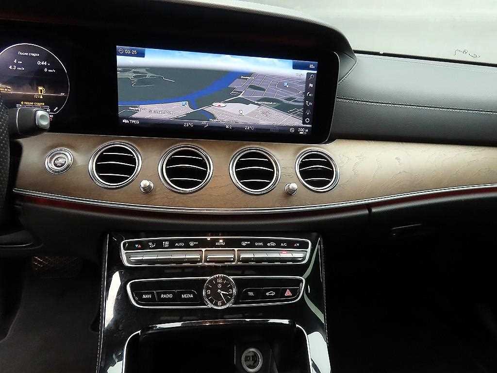 벤츠 E 클래스 E-클래스 W213 E300 4MATIC 익스클루시브 이미지 14