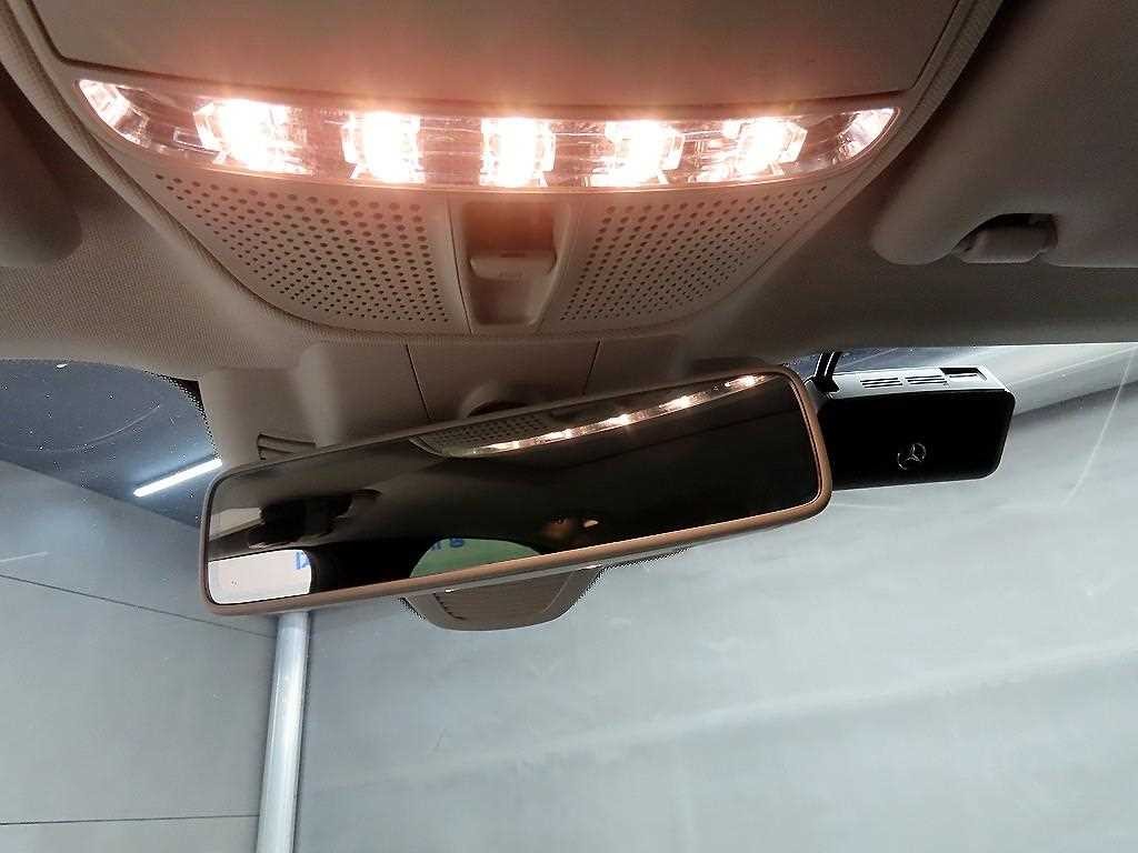 벤츠 E 클래스 E-클래스 W213 E300 4MATIC 익스클루시브 이미지 17