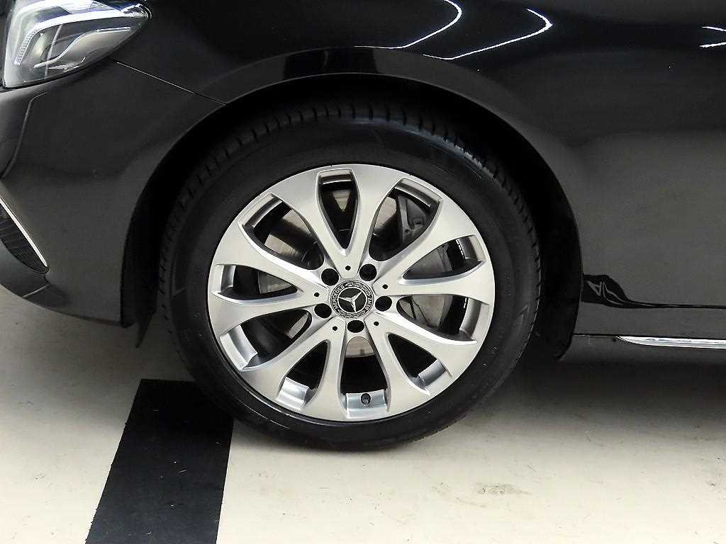 벤츠 E 클래스 E-클래스 W213 E300 4MATIC 익스클루시브 이미지 20