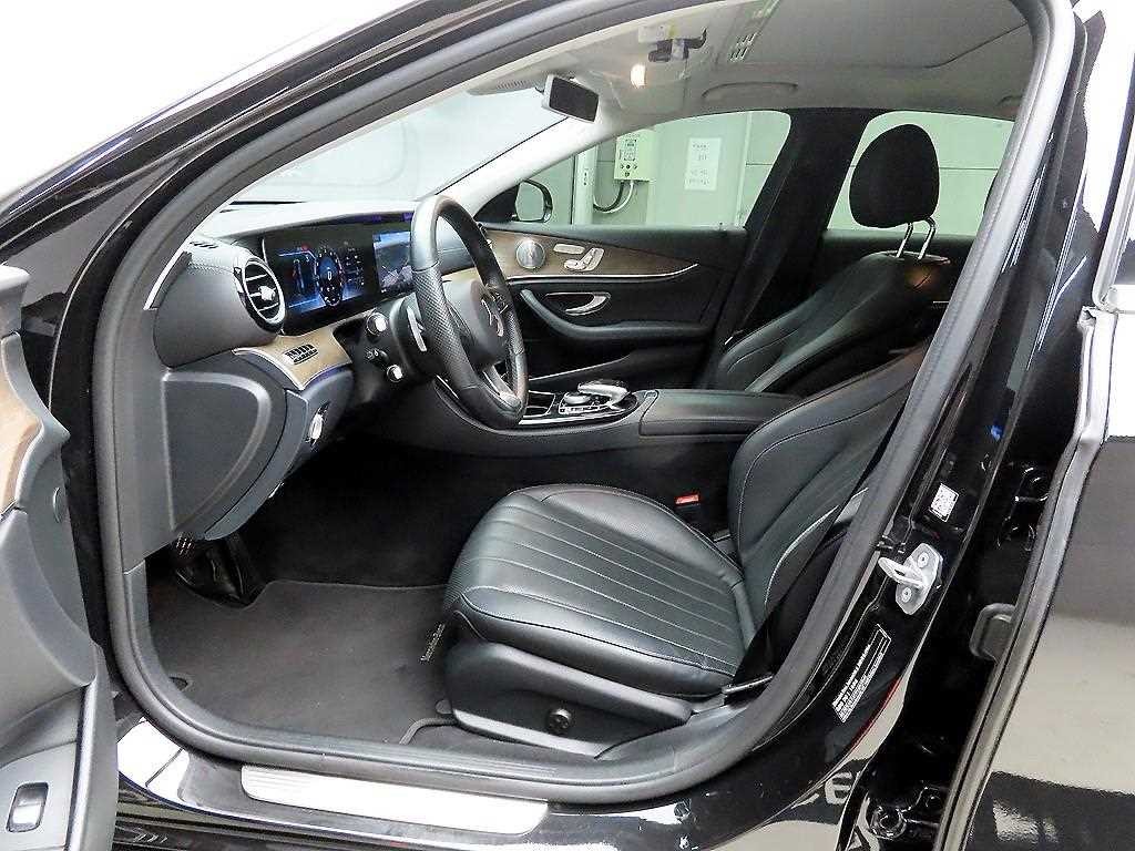 벤츠 E 클래스 E-클래스 W213 E300 4MATIC 익스클루시브 이미지 5