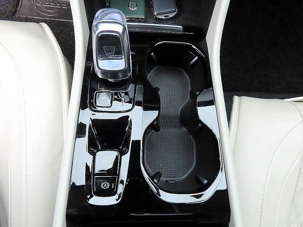 볼보 XC40 B4 AWD 울트라 브라이트 이미지 10