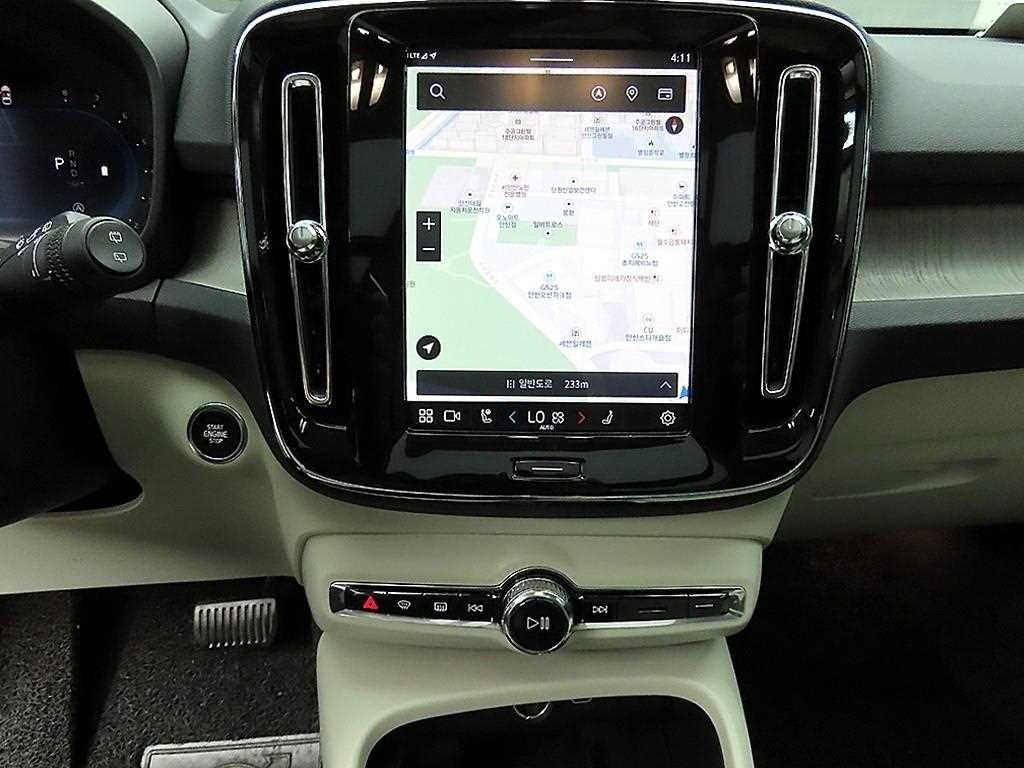 볼보 XC40 B4 AWD 울트라 브라이트 이미지 13