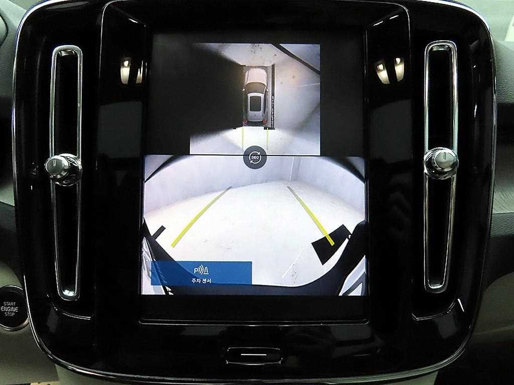 볼보 XC40 B4 AWD 울트라 브라이트 이미지 15