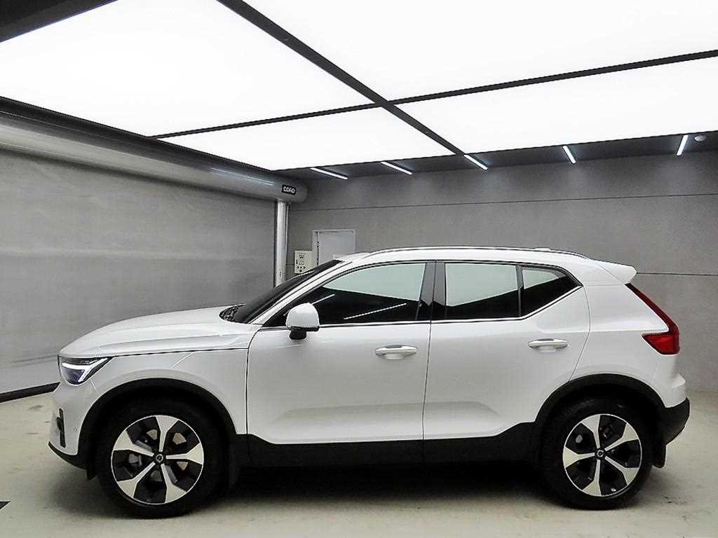 볼보 XC40 B4 AWD 울트라 브라이트 이미지 4