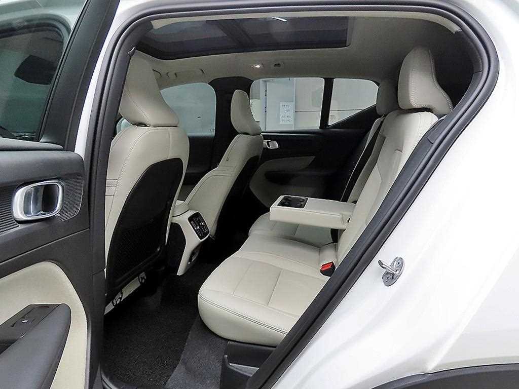 볼보 XC40 B4 AWD 울트라 브라이트 이미지 6