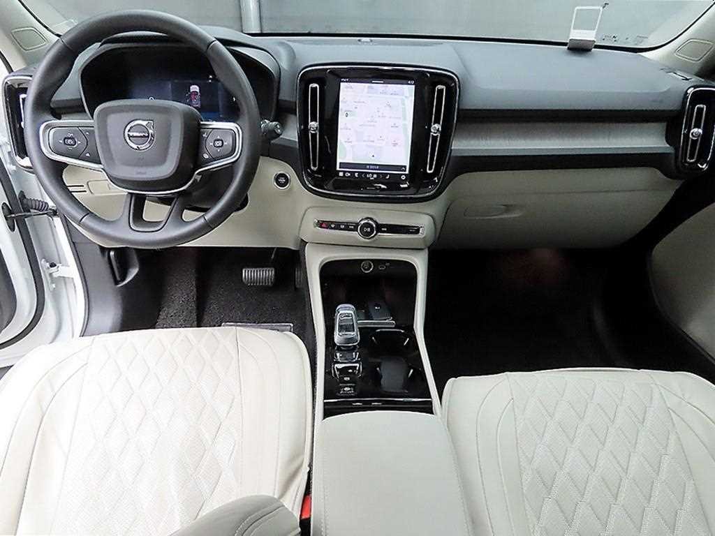 볼보 XC40 B4 AWD 울트라 브라이트 이미지 7
