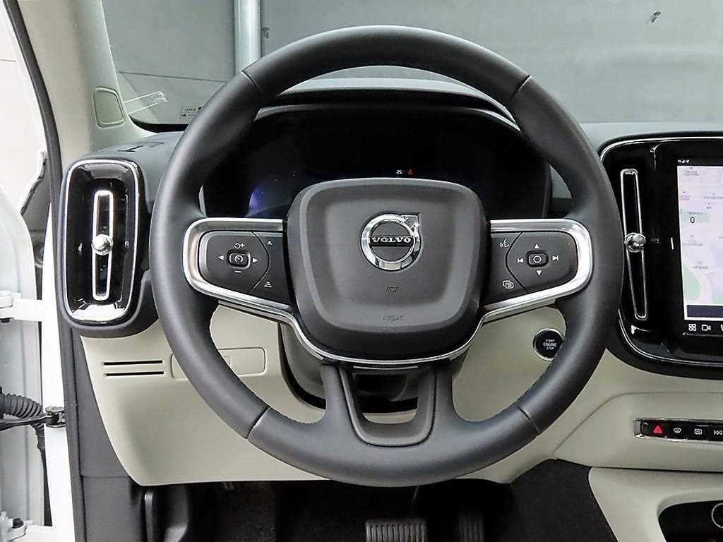 볼보 XC40 B4 AWD 울트라 브라이트 이미지 9