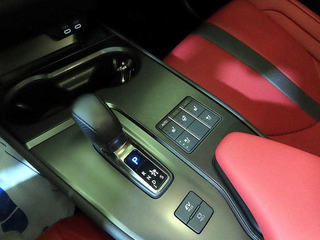 렉서스 UX UX 300h 2.0 F 스포츠 이미지 12