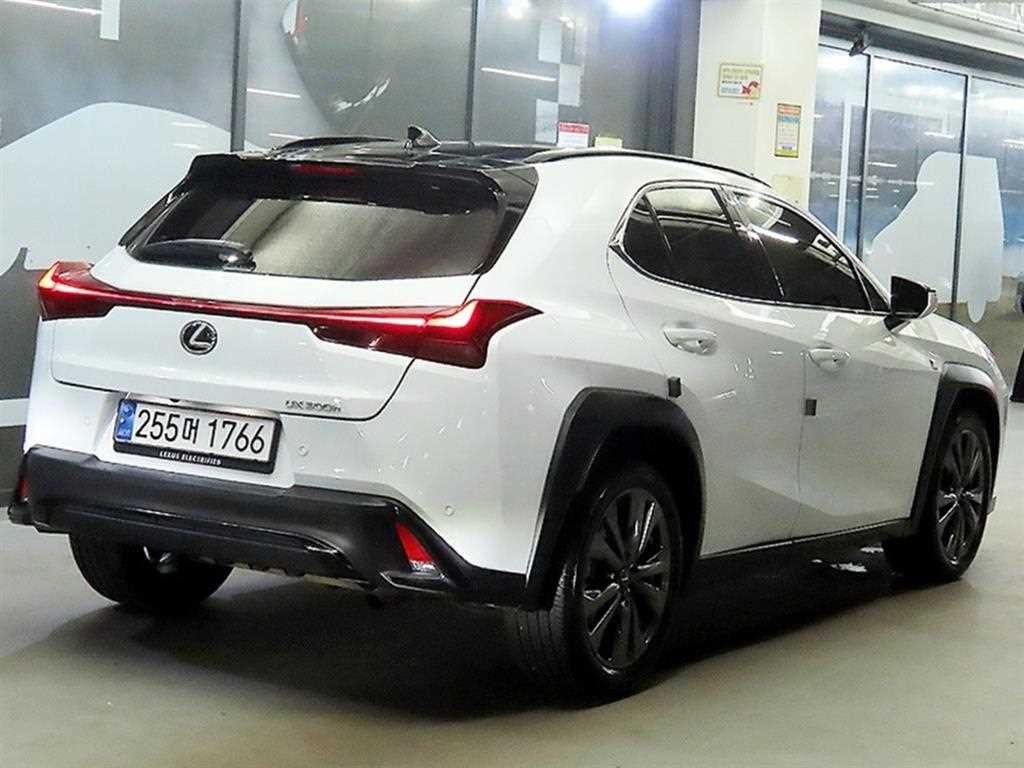 렉서스 UX UX 300h 2.0 F 스포츠 이미지 4