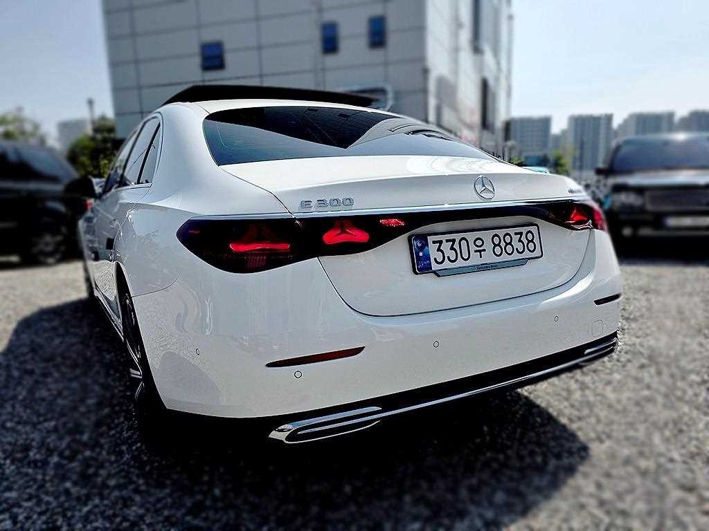 벤츠 E 클래스 E-클래스 W214 E300 4MATIC 익스클루시브 이미지 4