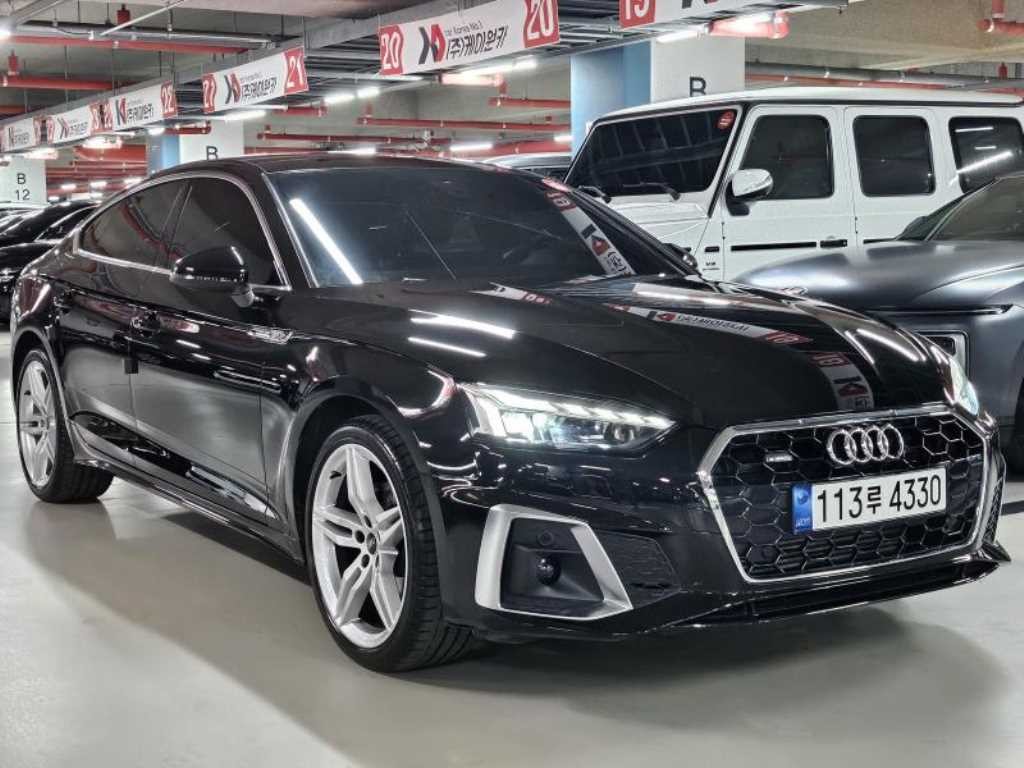 아우디 A5 A5 (F5) 40 TFSI 콰트로 프리미엄 스포트백 이미지 1