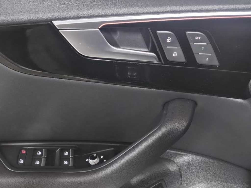 아우디 A5 A5 (F5) 40 TFSI 콰트로 프리미엄 스포트백 이미지 12