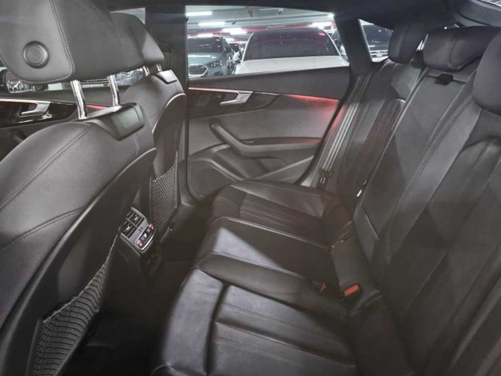 아우디 A5 A5 (F5) 40 TFSI 콰트로 프리미엄 스포트백 이미지 14
