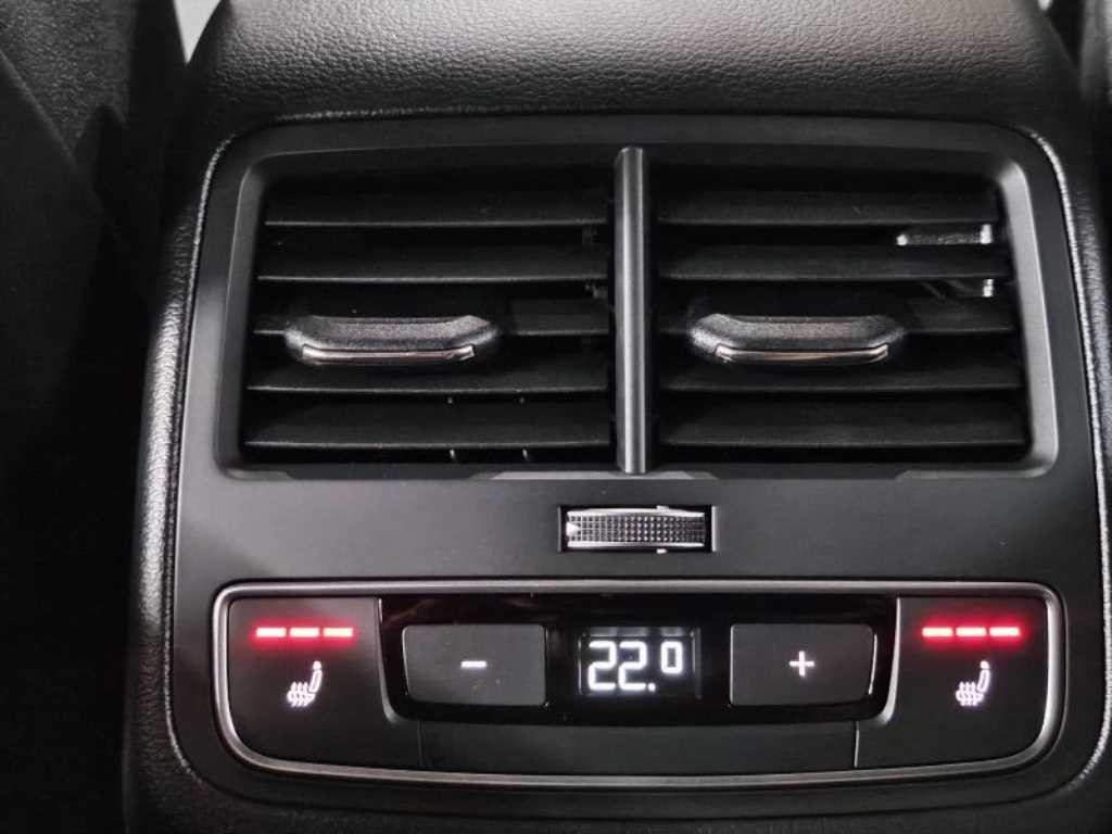 아우디 A5 A5 (F5) 40 TFSI 콰트로 프리미엄 스포트백 이미지 15