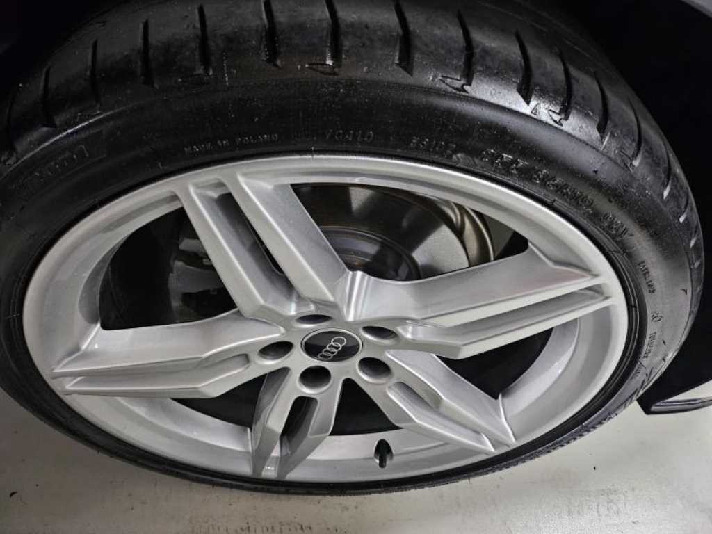 아우디 A5 A5 (F5) 40 TFSI 콰트로 프리미엄 스포트백 이미지 17