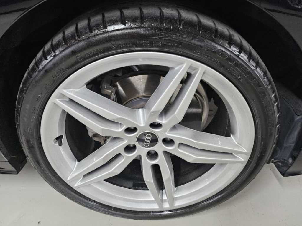 아우디 A5 A5 (F5) 40 TFSI 콰트로 프리미엄 스포트백 이미지 19