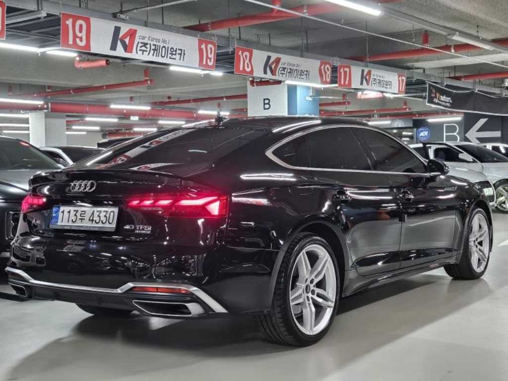 아우디 A5 A5 (F5) 40 TFSI 콰트로 프리미엄 스포트백 이미지 5