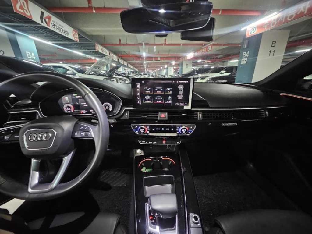 아우디 A5 A5 (F5) 40 TFSI 콰트로 프리미엄 스포트백 이미지 9