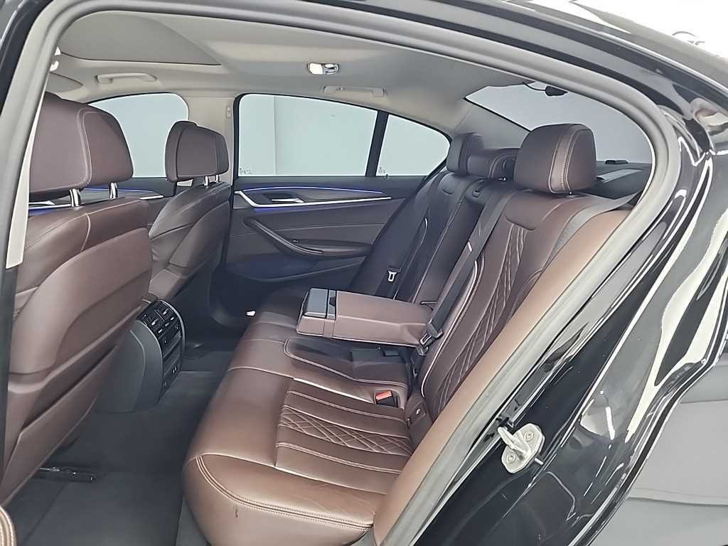 BMW 5시리즈 5시리즈 (G30) 520d 럭셔리 플러스 이미지 12