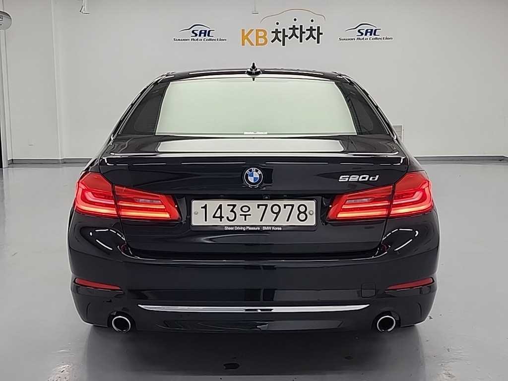BMW 5시리즈 5시리즈 (G30) 520d 럭셔리 플러스 이미지 3