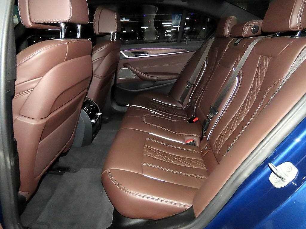 BMW 5시리즈 5시리즈 (G30) 530i xDrive M 스포츠 이미지 7