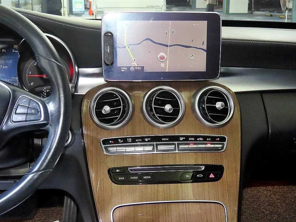 벤츠 C 클래스 C클래스 W205 C220 d 익스클루시브 이미지 11