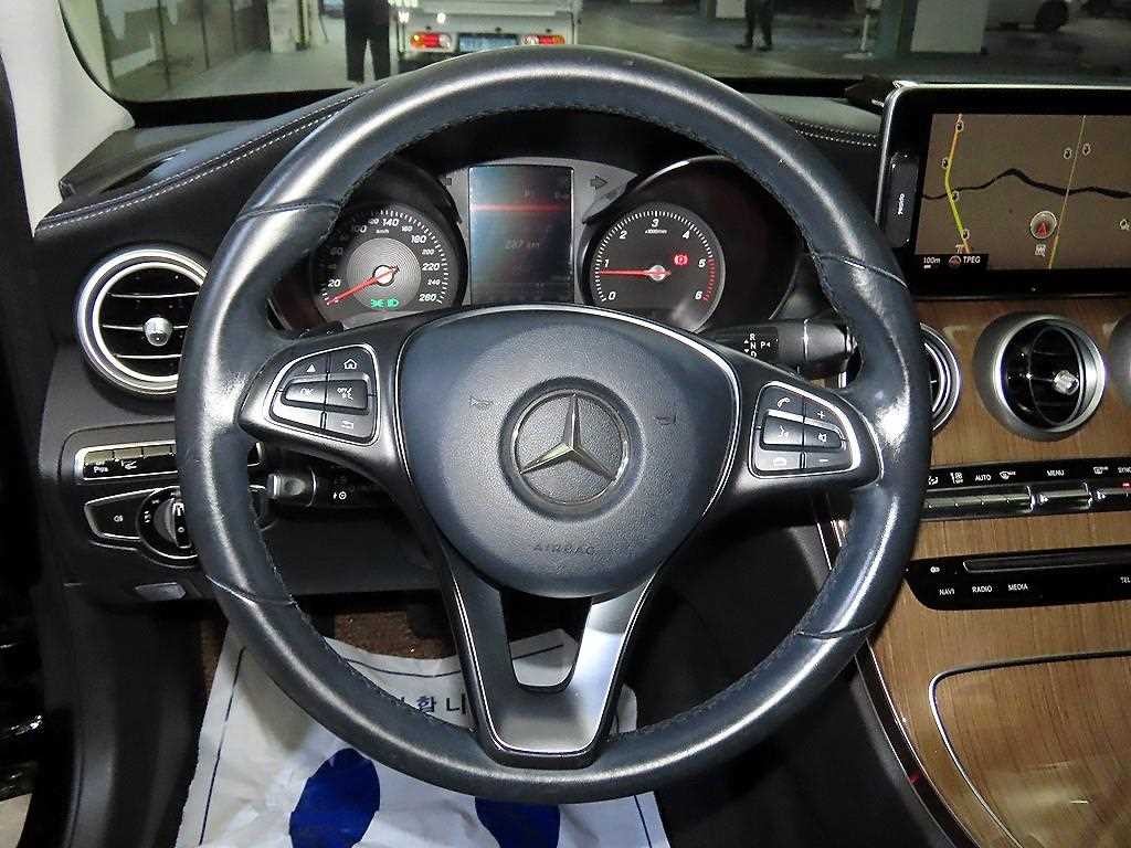 벤츠 C 클래스 C클래스 W205 C220 d 익스클루시브 이미지 8